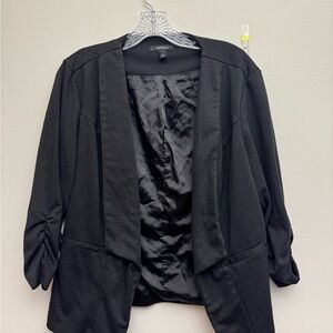 Torrid Womens Size 1 Black Open Front Blazer Ruched Sleeve Jacket